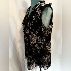 WHBM | Black & White Floral Blouse w/ Lace Shoulder Detail | Size M